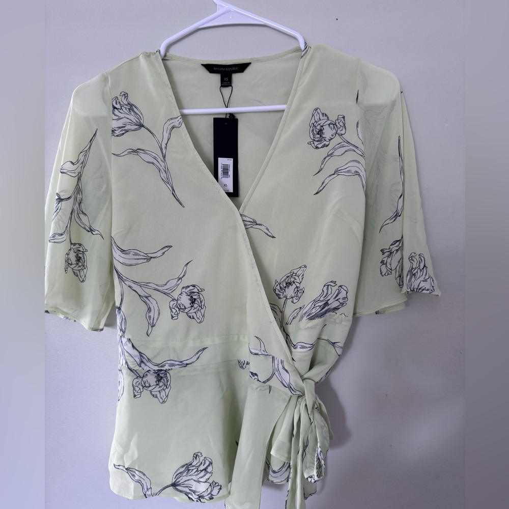 Banana Republic light green Blouse